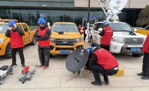 Municipal maintenance field work and on-site coordination — applicable scene for G901 helmet-mounted recorder (retrofit)